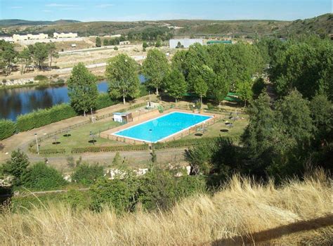 camping lago de sanabria bungalows|Camping Isla de Puebla, Puebla De Sanabria